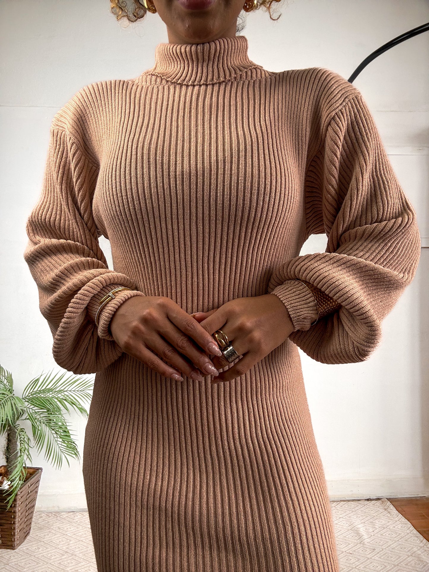 vestido tricô modal mousse manga bufante gola alta