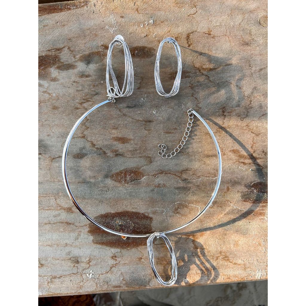 kit conjunto colar+brinco ondulado forma abstrata