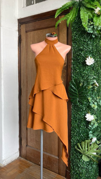 Vestido assimétrico camadas babados