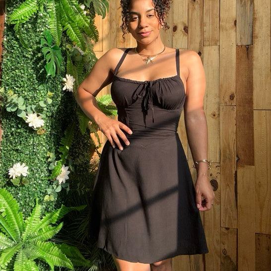 vestido corset romântico curto alça amarração na cintura