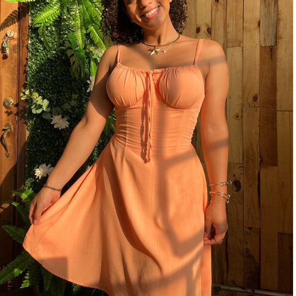 vestido corset romântico curto alça amarração na cintura