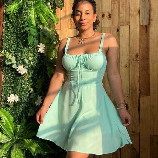 vestido corset romântico curto alça amarração na cintura